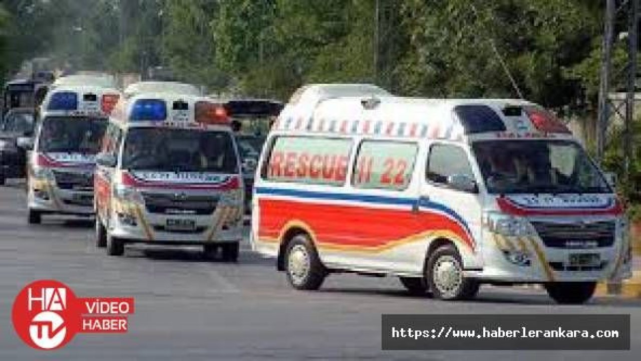 Pakistan'da trafik kazası: 9 ölü