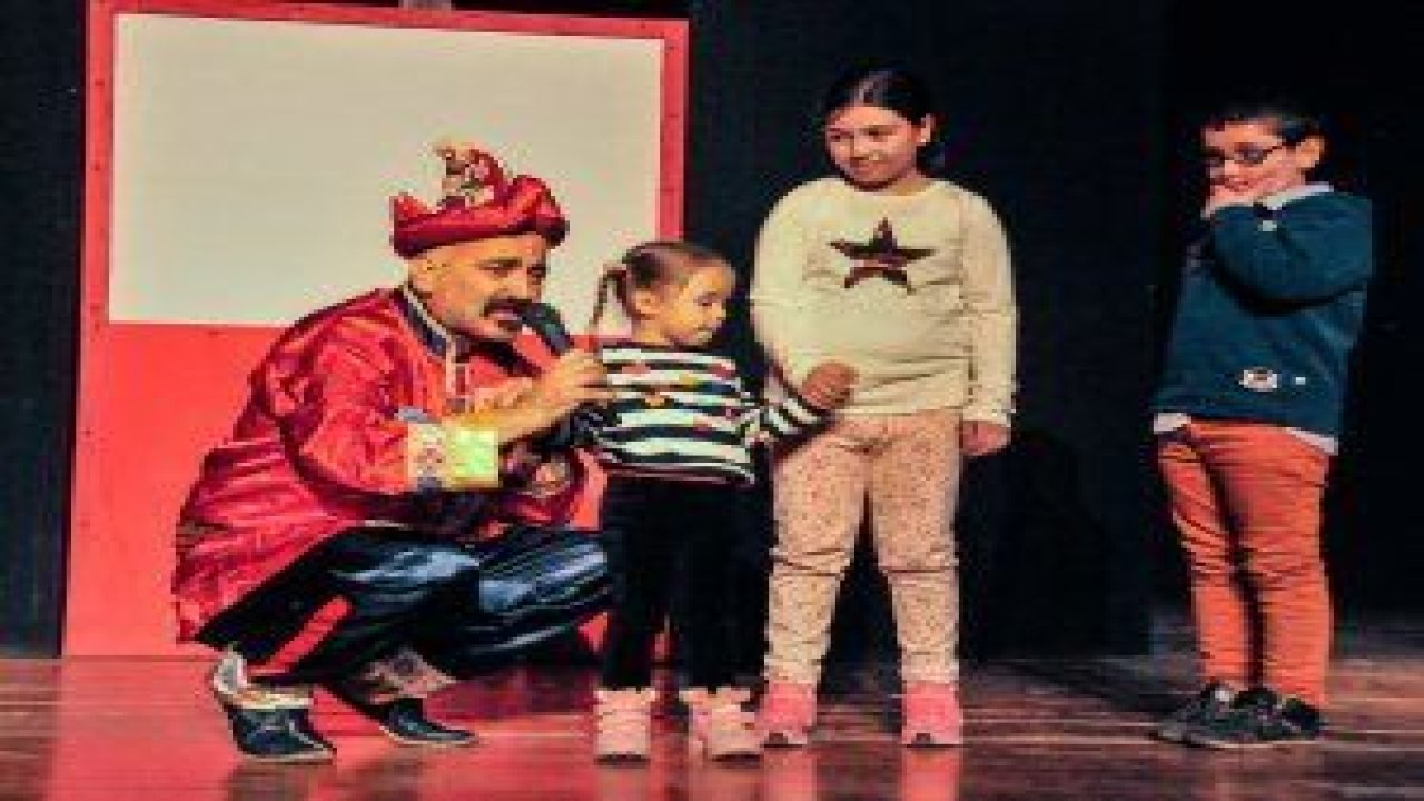 Mamak Belediyesi Kent Tiyatro “Çocuklara Masallar” adlı oyunu sergiledi