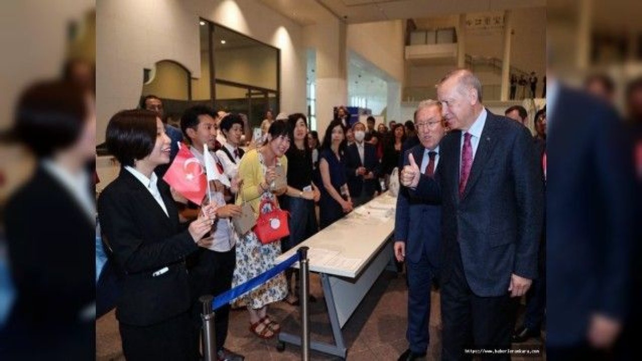 Cumhurbaşkanı Erdoğan ve Bakan Ersoy Lale Geleneği sergisini ziyaret etti