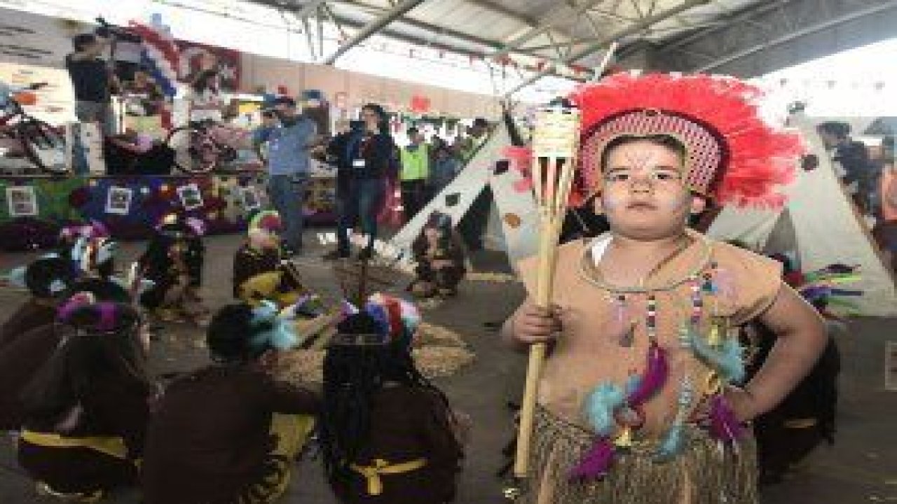 Mesut Akgül, Mamak Selçuklu İlkokulu-Ortaokulu’nun öğrencilere moral ve motivasyon sağlamak amacıyla düzenlediği Bahar Şenliği’ne katıldı