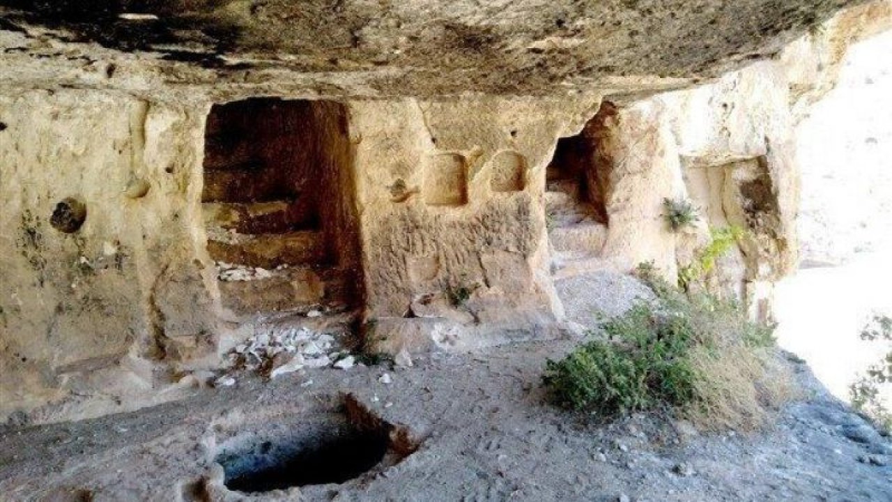 Bin 800 yıllık tripleks mağaralara ilk kez girildi