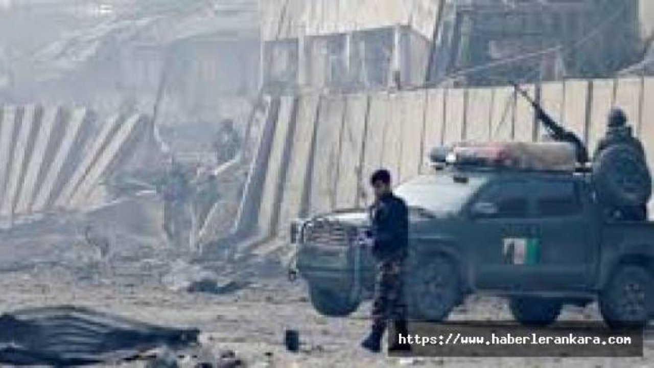 Afganistan'da stadyuma bombalı saldırı: 2 ölü