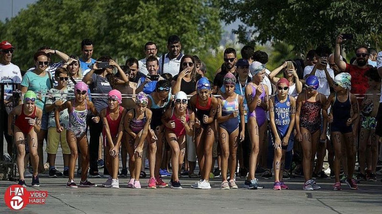 Uluslararası Su Sporları Festivali renkli görüntüler oluşturdu