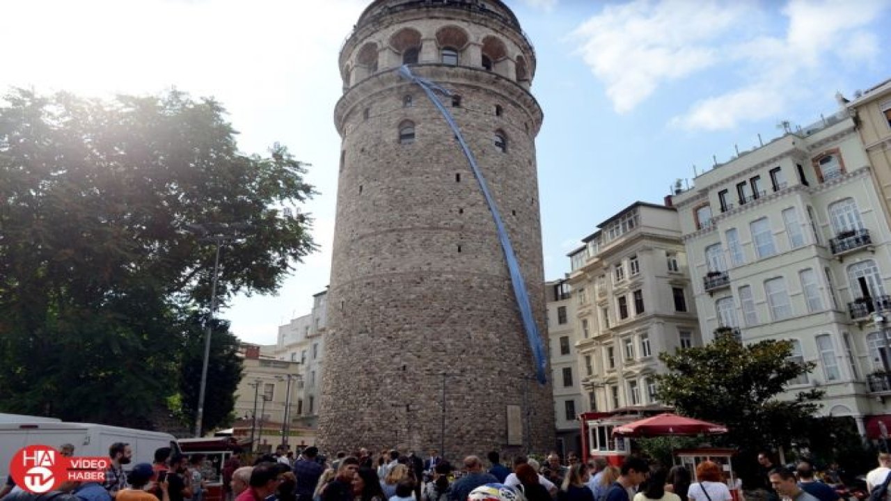 Galata Kulesi prostat kanserine dikkat çekmek için mavi kravat taktı