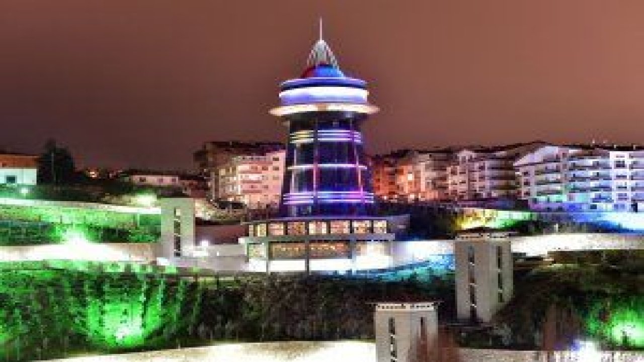 Ali Kuşçu Gökbilim Merkezi'ni ziyaret edenlerin sayısı gün geçtikçe artıyor