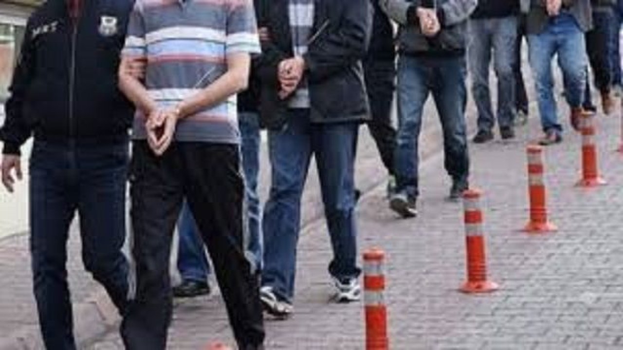 İstanbul’da, siyasi parti binalarına saldırı hazırlığı yapan 6 PKK’lı yakalandı