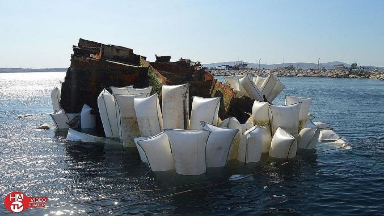 Narlı’da batık gemi enkazı çıkarılıyor