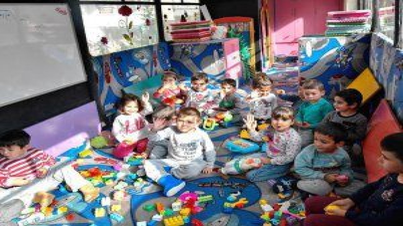 Mobil Anaokulu otobüsü yollarda