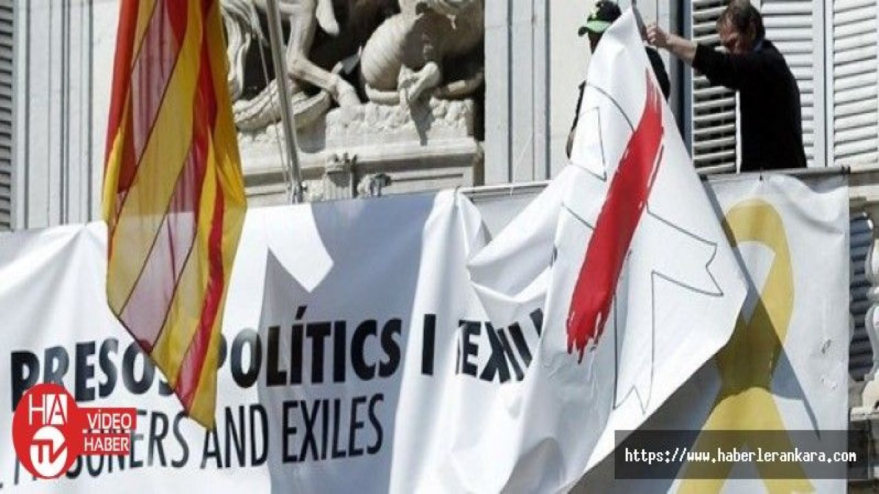 Katalonya'da başkanlık binasındaki pankart mahkeme kararıyla kaldırıldı
