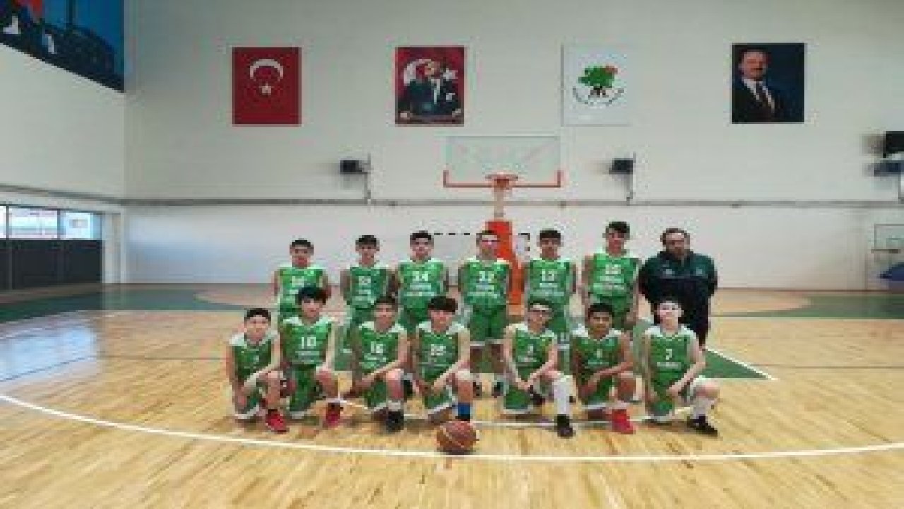 Mamak Belediyesi Basketbol genç takımın Ankara Şampiyonu olması ve A Takımın da play off’a yükselmesinin ardından, küçük erkeklerden de bir başarı geldi