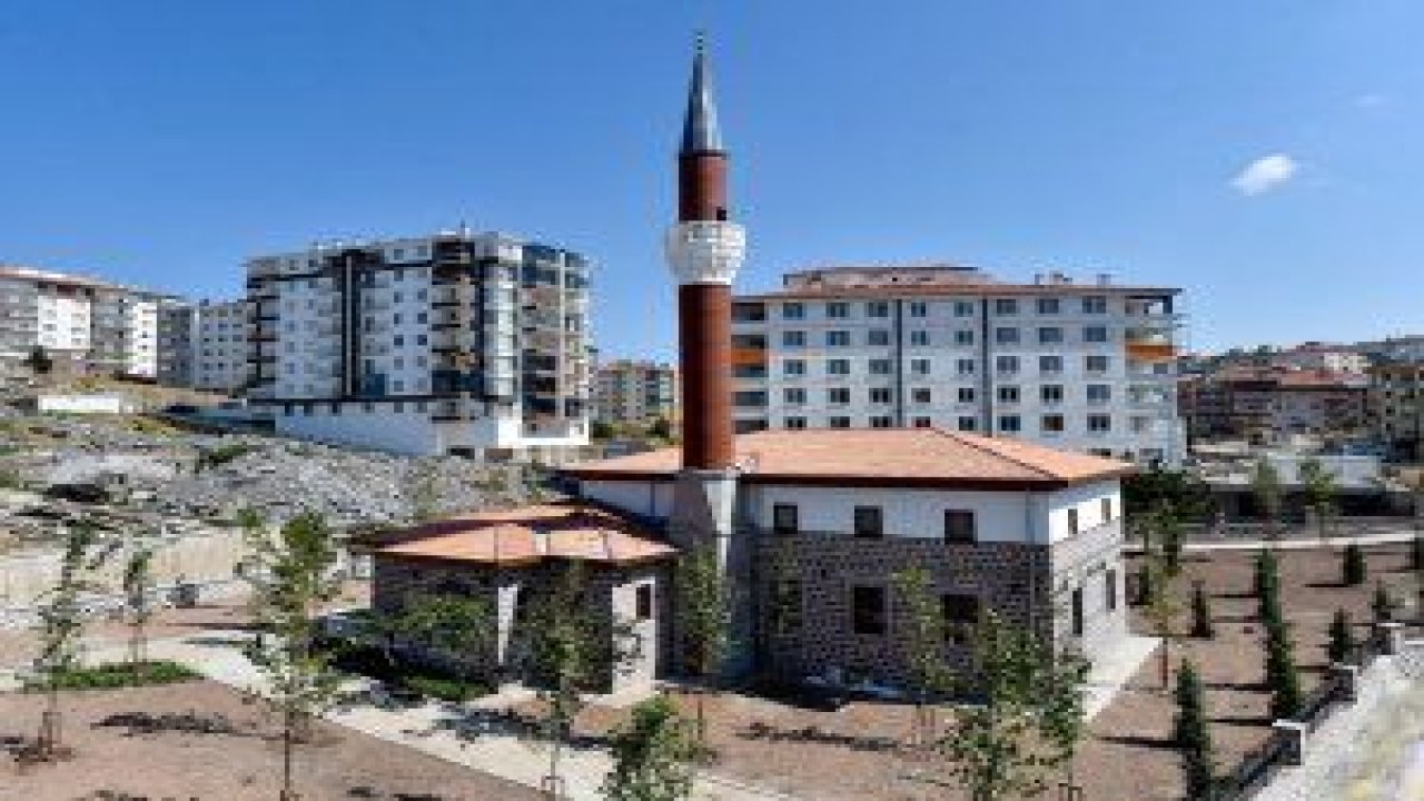 Feridun Çelik Mahallesi’ne yapılan cami açılış için gün sayıyor