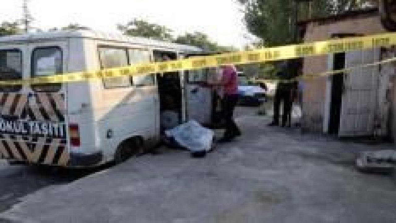 Ankara'da 20 yıldır yaşadığı minibüste ölü bulundu