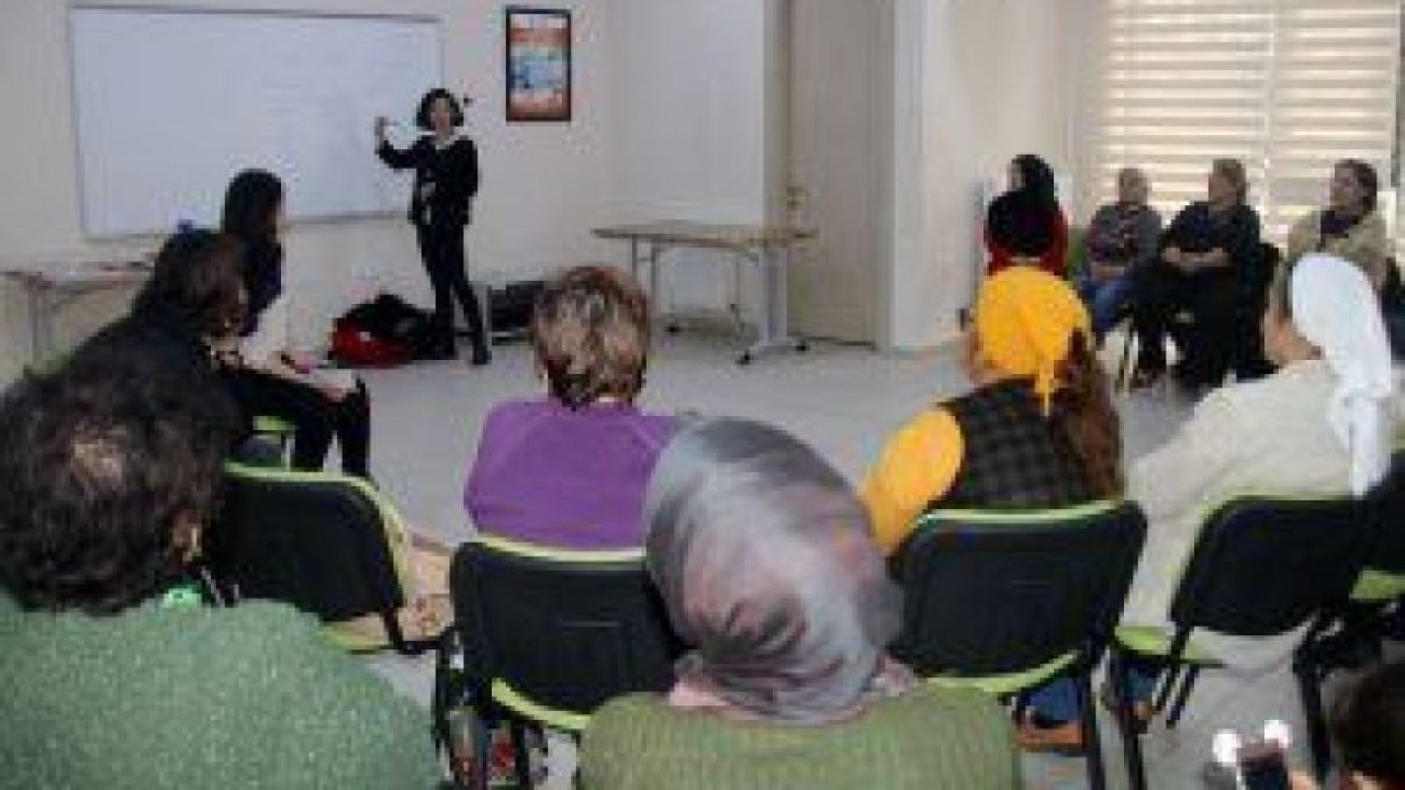Çankaya Belediyesi Kadın Dayanışma Vakfı Kadın Toplantıları düzenliyor