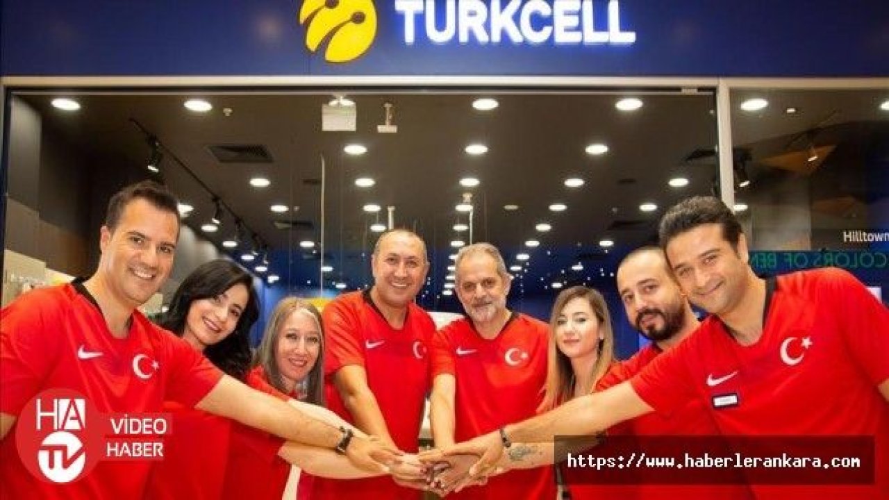 Turkcell mağazaları milli maç havasına şimdiden giriyor