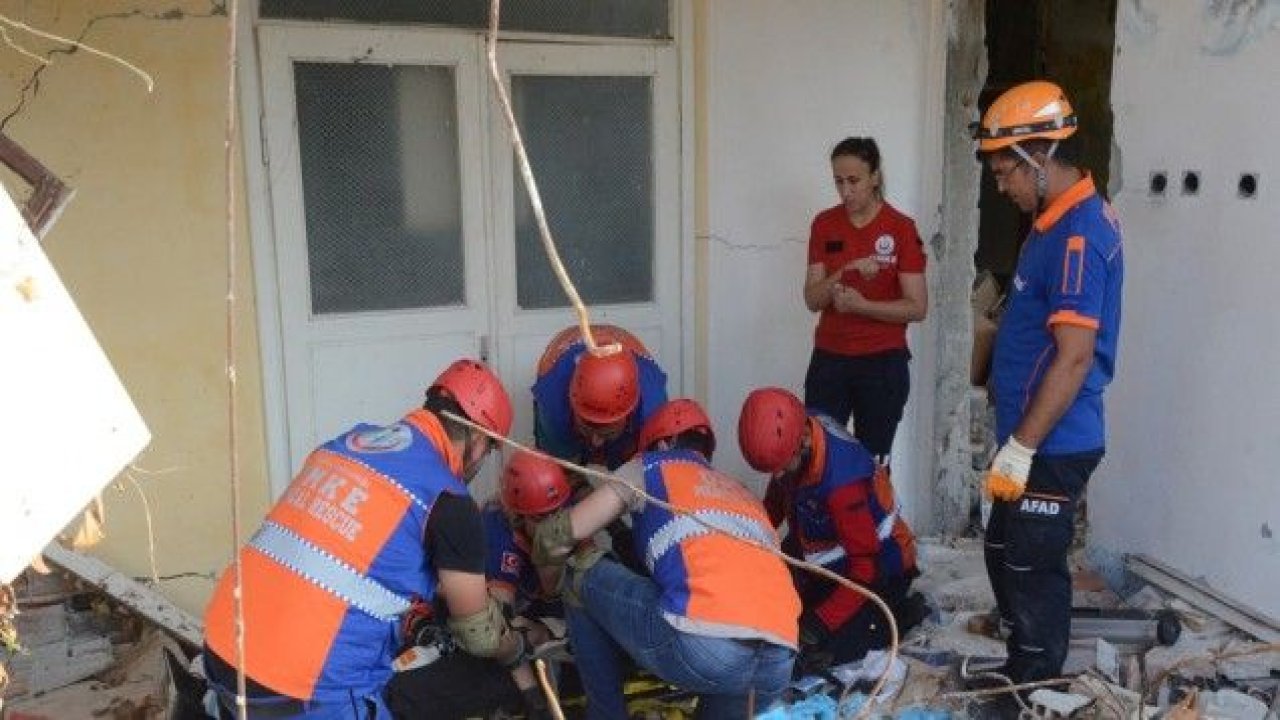 Nefes kesen deprem tatbikatı