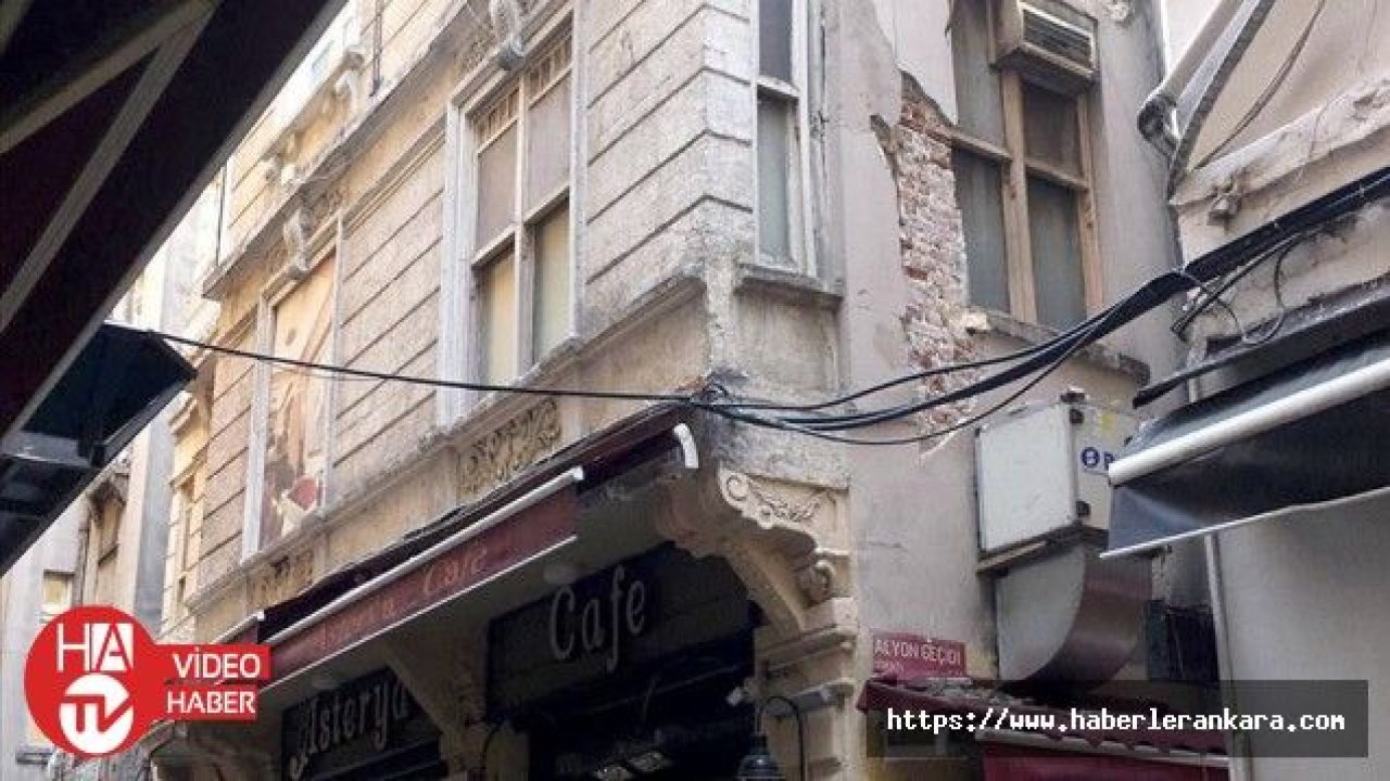 Beyoğlu'nda binada çökme tehlikesi
