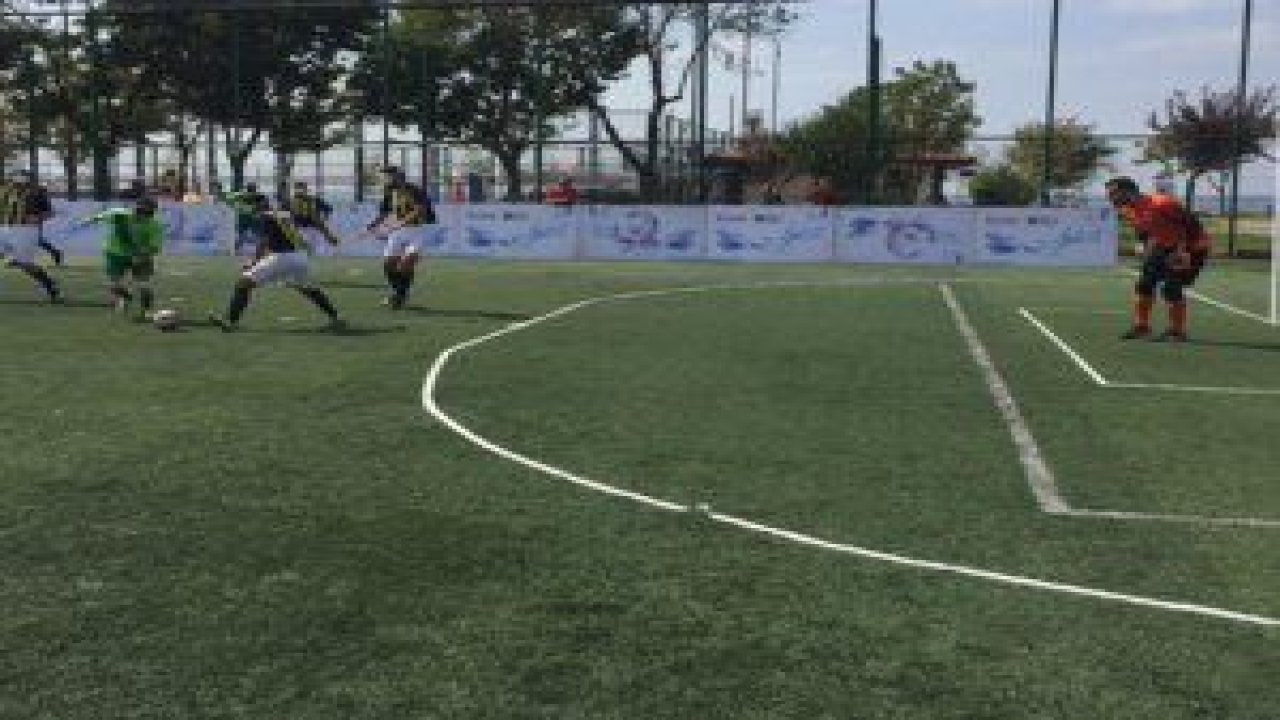 Çankaya Belediyesi Görme Engelliler Spor Kulübü futbol takımı ligin ilk yarısını lider kapatmayı başardı