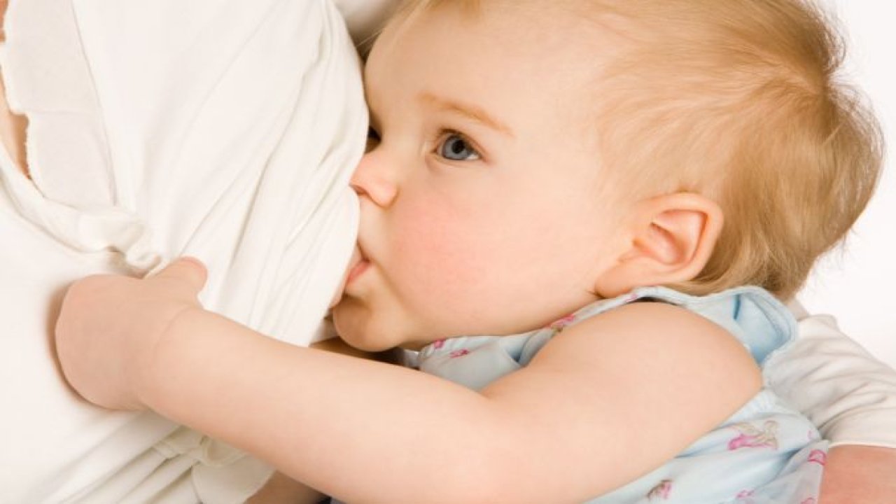 Anne sütü bebeği de anneyi de hastalıklardan koruyor