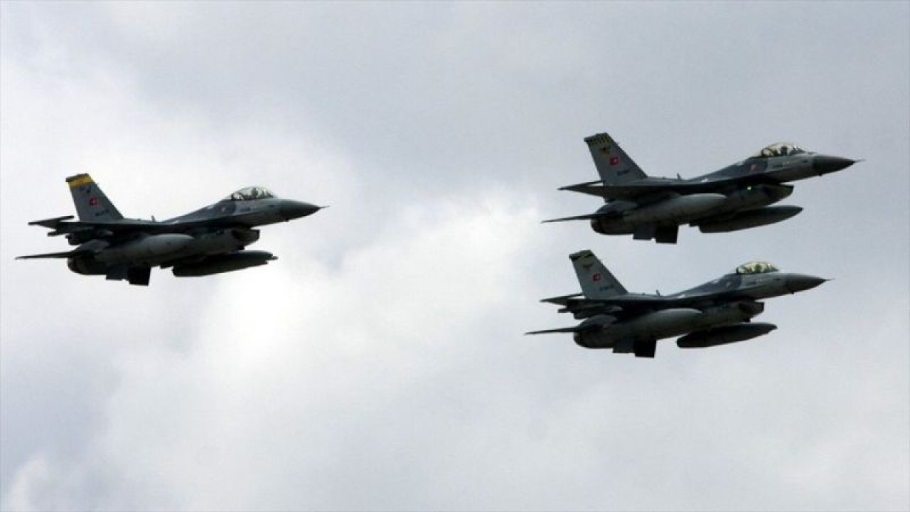 Dört Askerin Şehit Olduğu Bölgeye Hava Harekatı