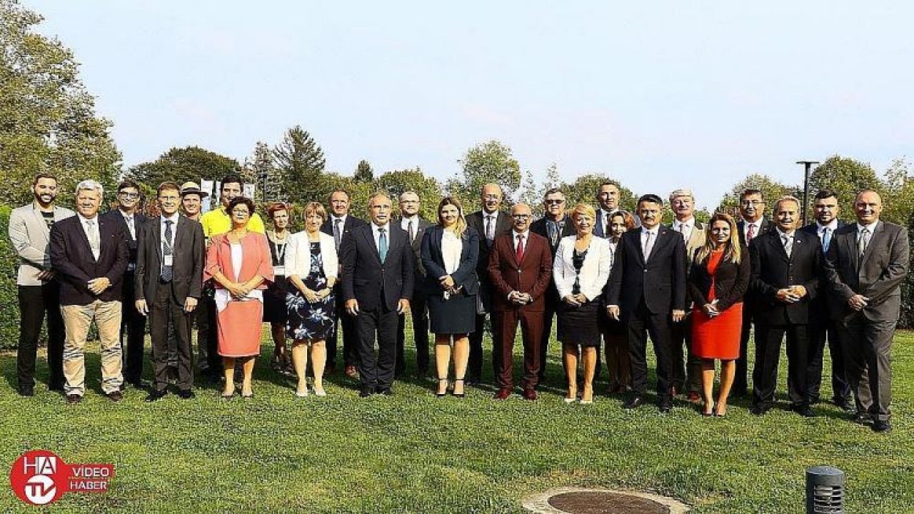 Bakan Pakdemirli, Uluslararası Bakanlar Zirvesi’nde Türkiye’deki yenilikleri anlattı