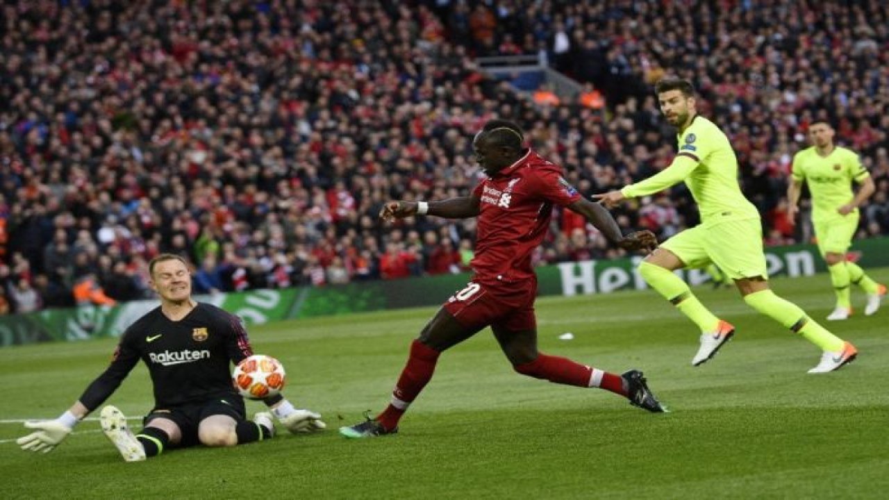 Liverpool  Barcelona karşısında tarih yazdı