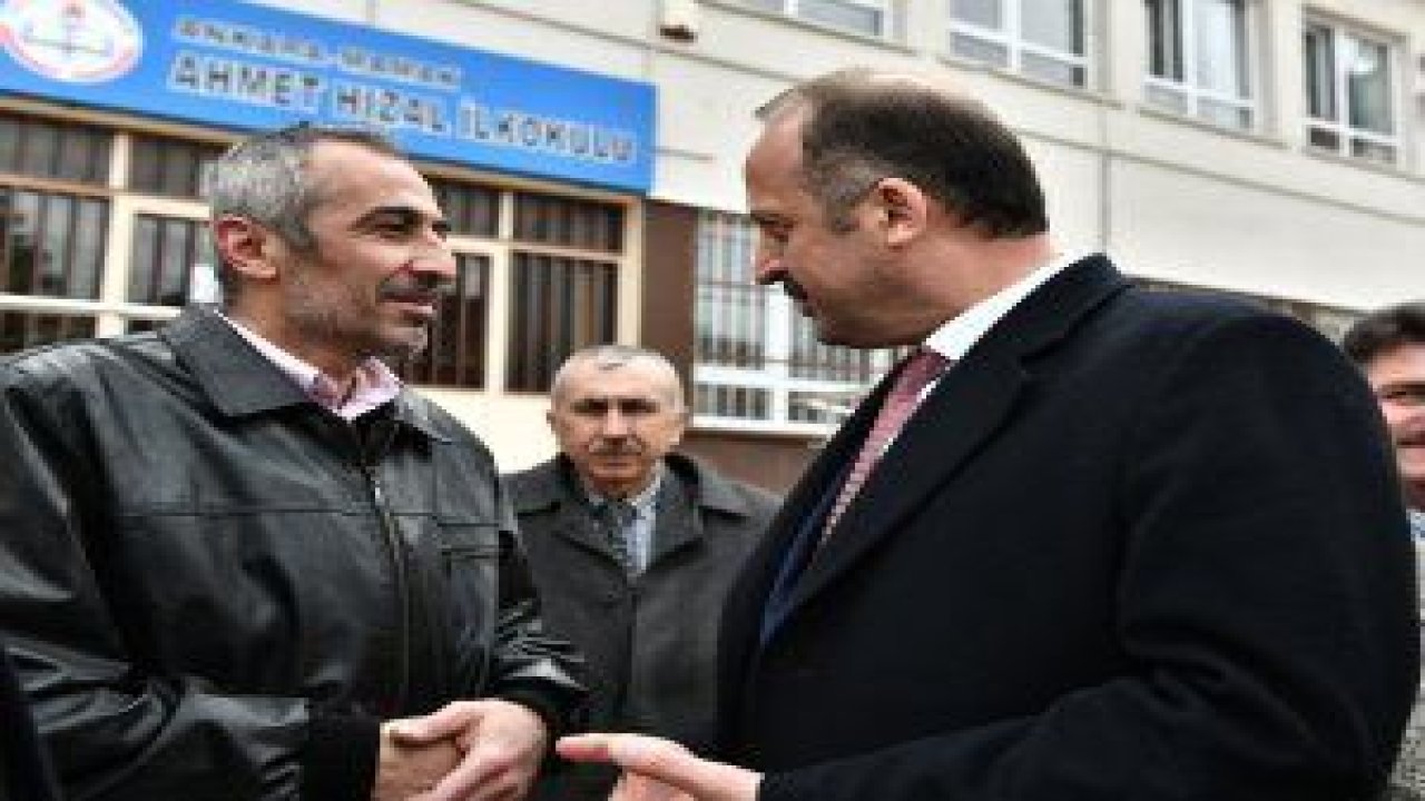 Mamak Kaymakamı Ziya Polat ve Mamak Belediye Başkanı Mesut Akgül, şehit aileleri ve gazilerle bir araya geldi