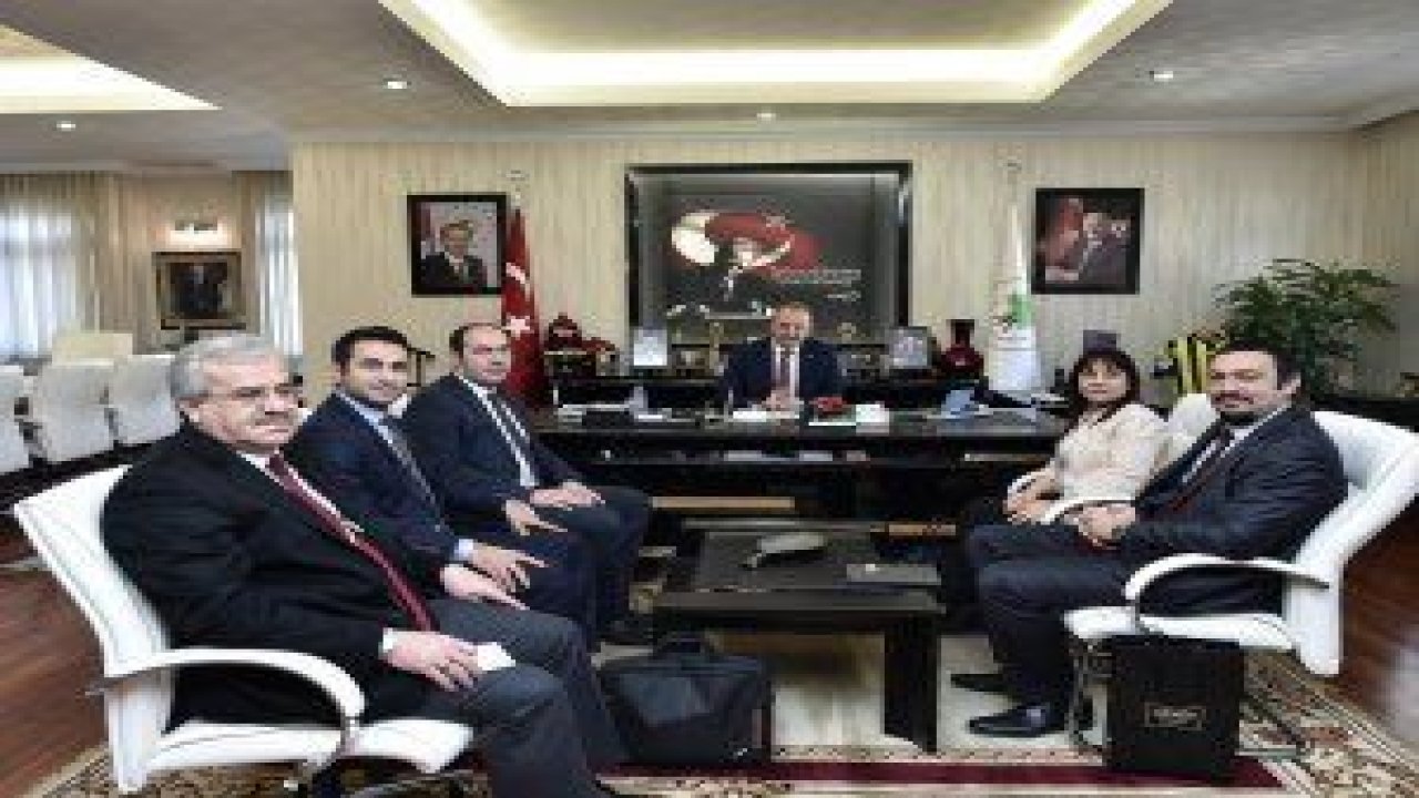 Mamak Belediye Başkanı Mesut Akgül, Enerjisa Bölge Müdürü Deniz Tektepe ve şebeke müdürleriyle bir araya geldi