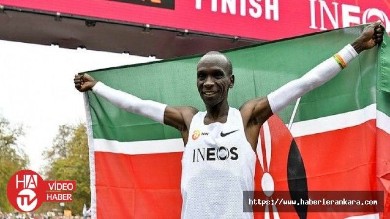 Kenyalı atlet Kipchoge'dan tarihi başarı