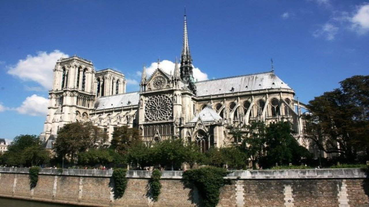 Notre Dame İçin Mimari Yarışma