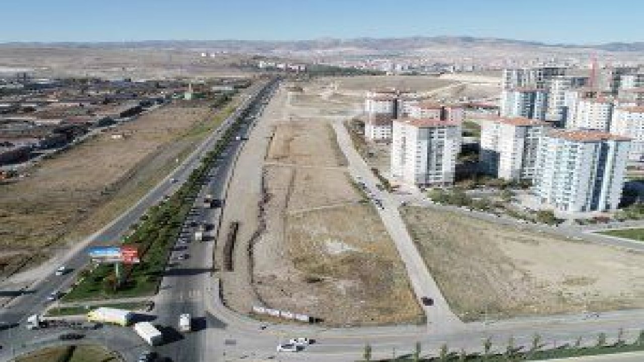 Yenikent’i Sincan OSB’ye bağlayan bulvarın genişletme çalışmaları son hız devam ediyor