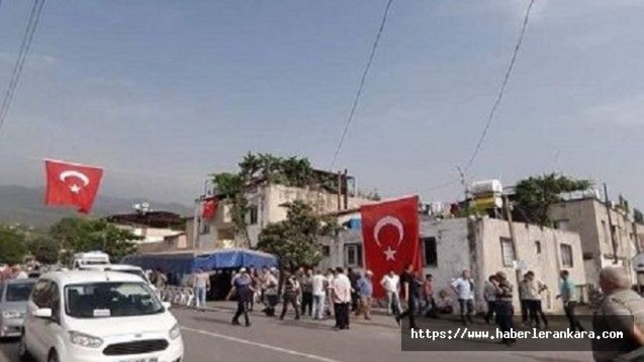 Şehit Uzman Onbaşı Halil Kurt'un Dörtyol'daki baba evinde yas