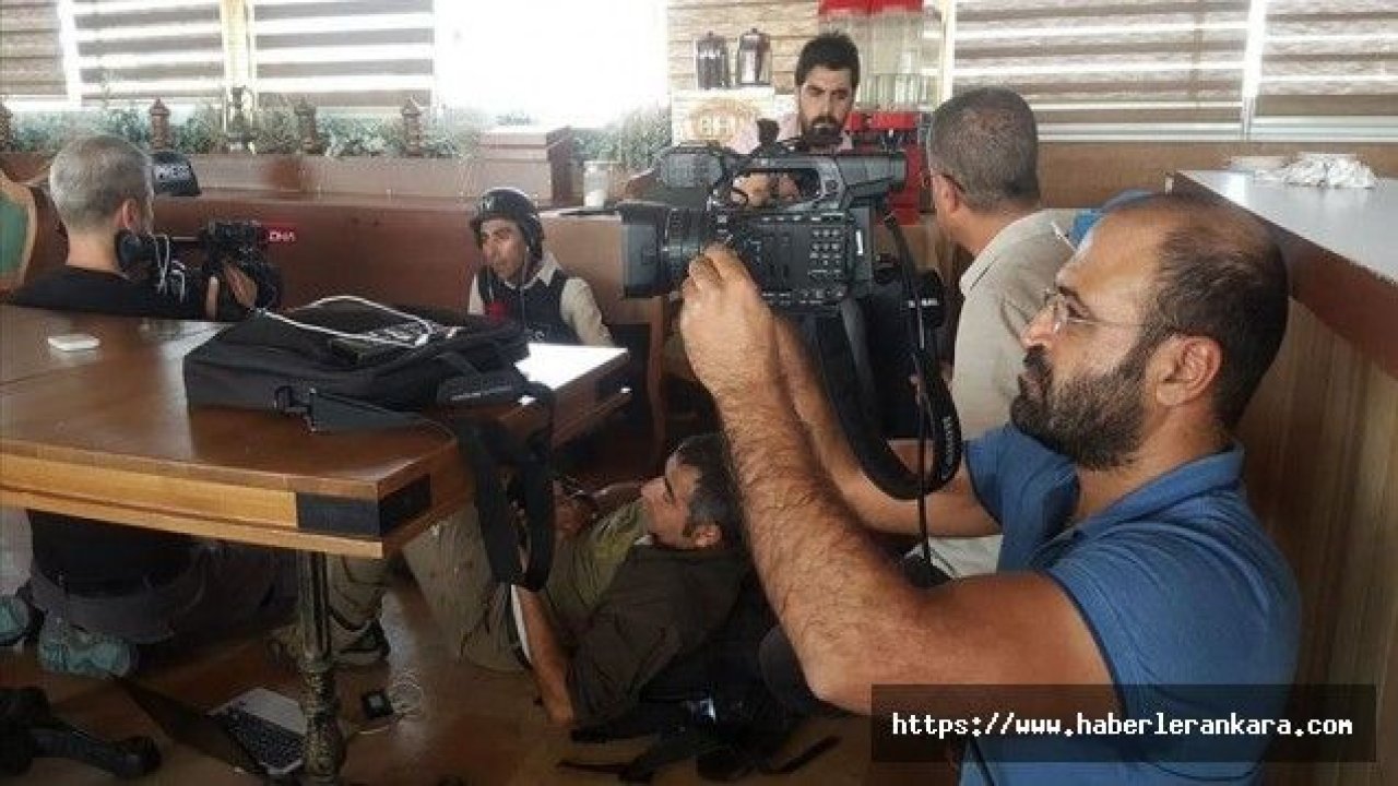 YPG/PKK'lı teröristlerin gazetecileri hedef alması