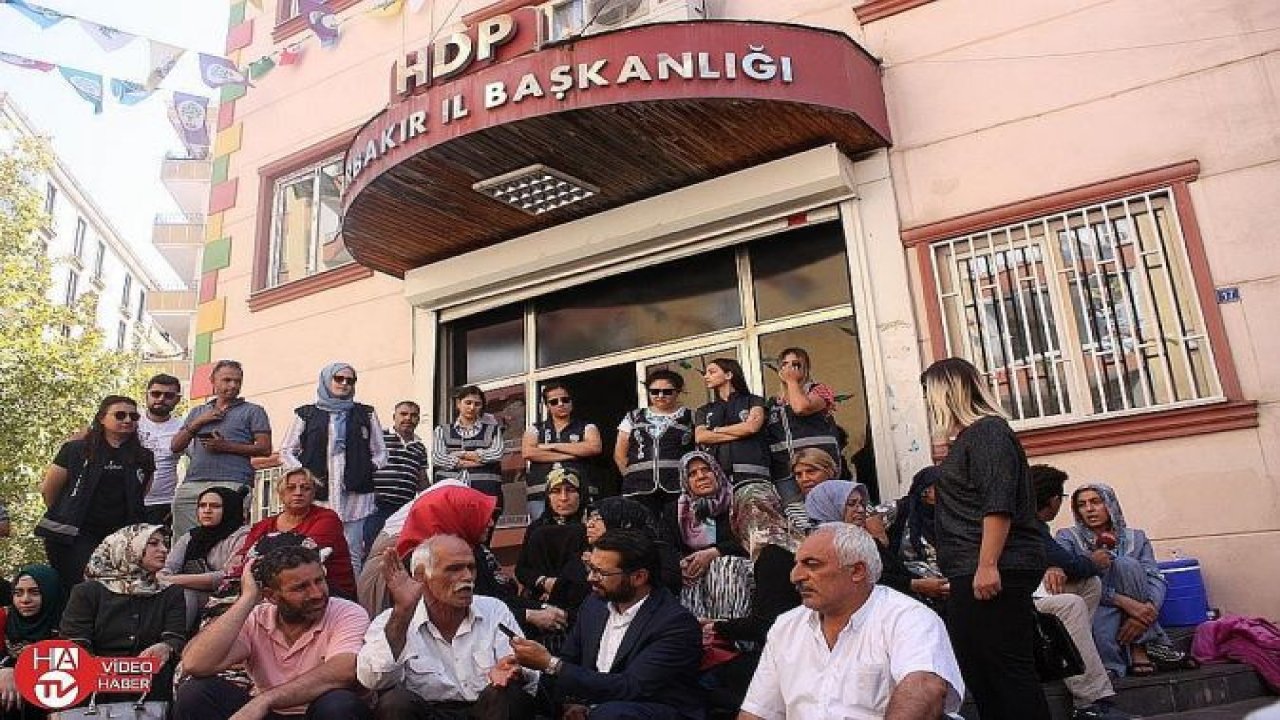 ’Evlat’ nöbetindeki ailelerden HDP’ye tepki
