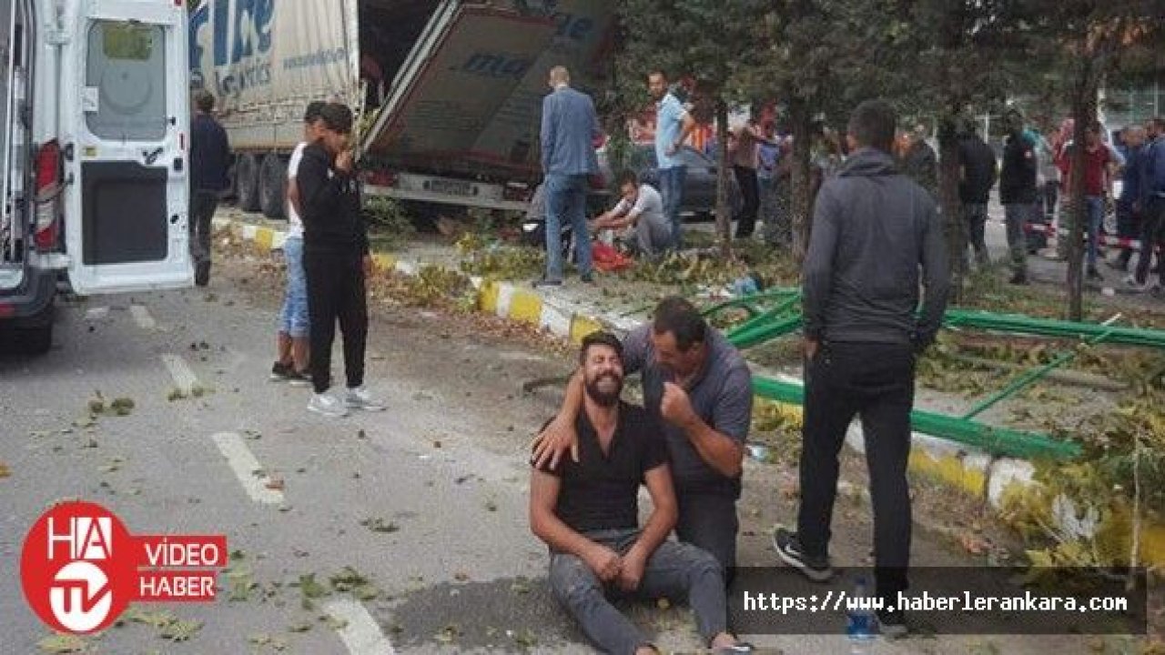 Katliam Gibi Kaza: 4 Ölü! Babanın Gözyaşları Yürek Dağladı...