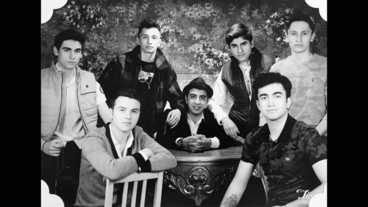 LİSE YILLARINDA SAĞLAM DOSTLUKLAR