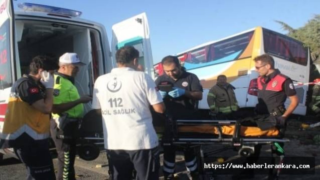 Yolcu taşıyan otobüs elektrik diğerine çarptı: 1 ölü, 8 yaralı