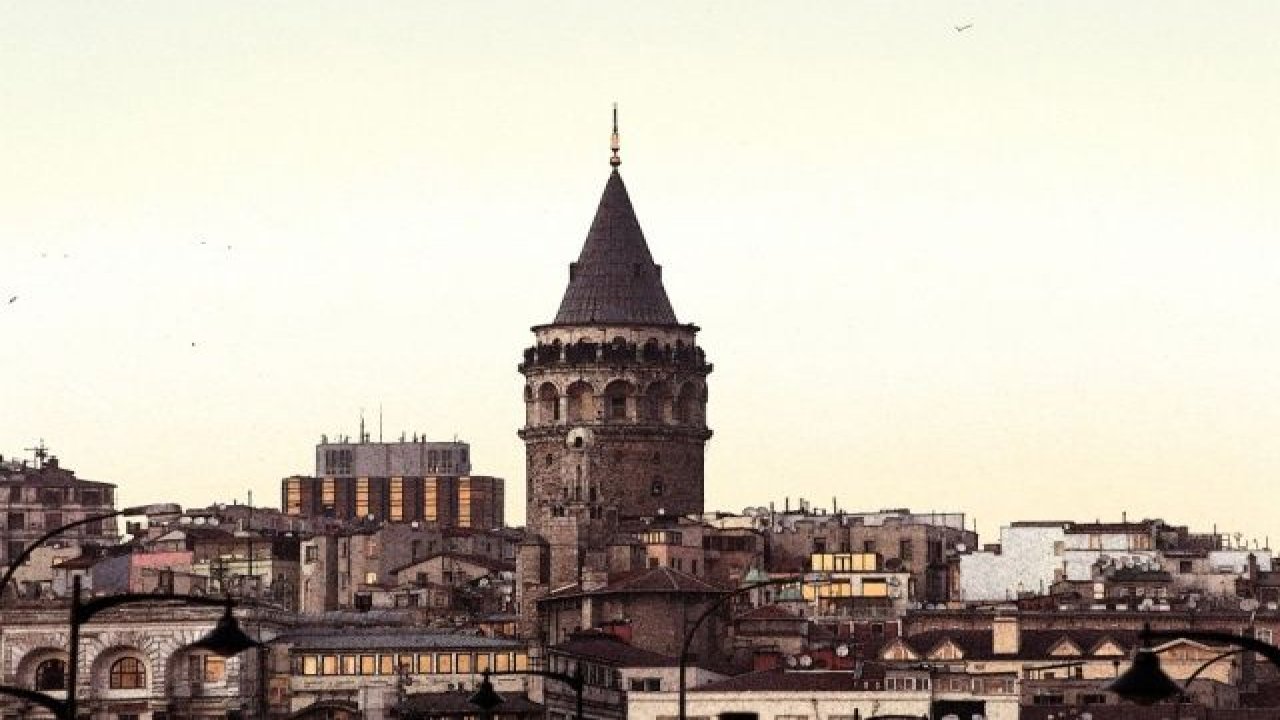 İstanbul denilince ilk akla gelen yapılardan biri: Galata Kulesi