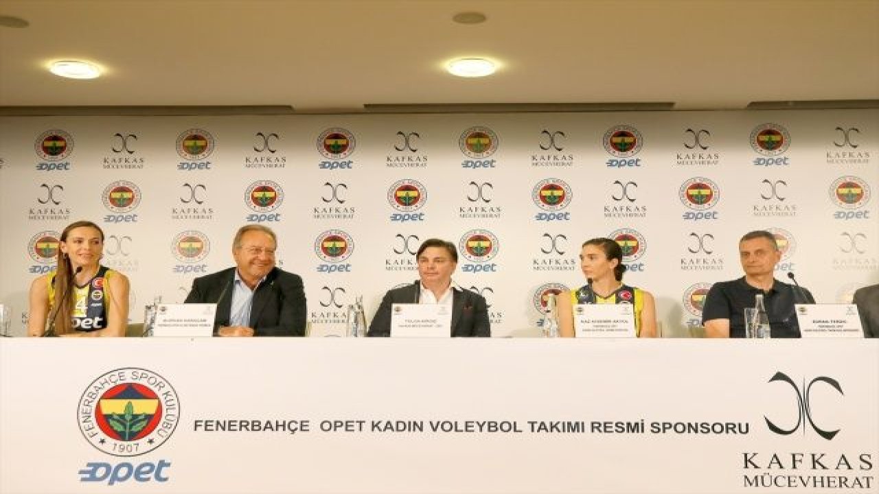 Fenerbahçe Opet Kadın Voleybol Takımı'nda sponsorluk anlaşması