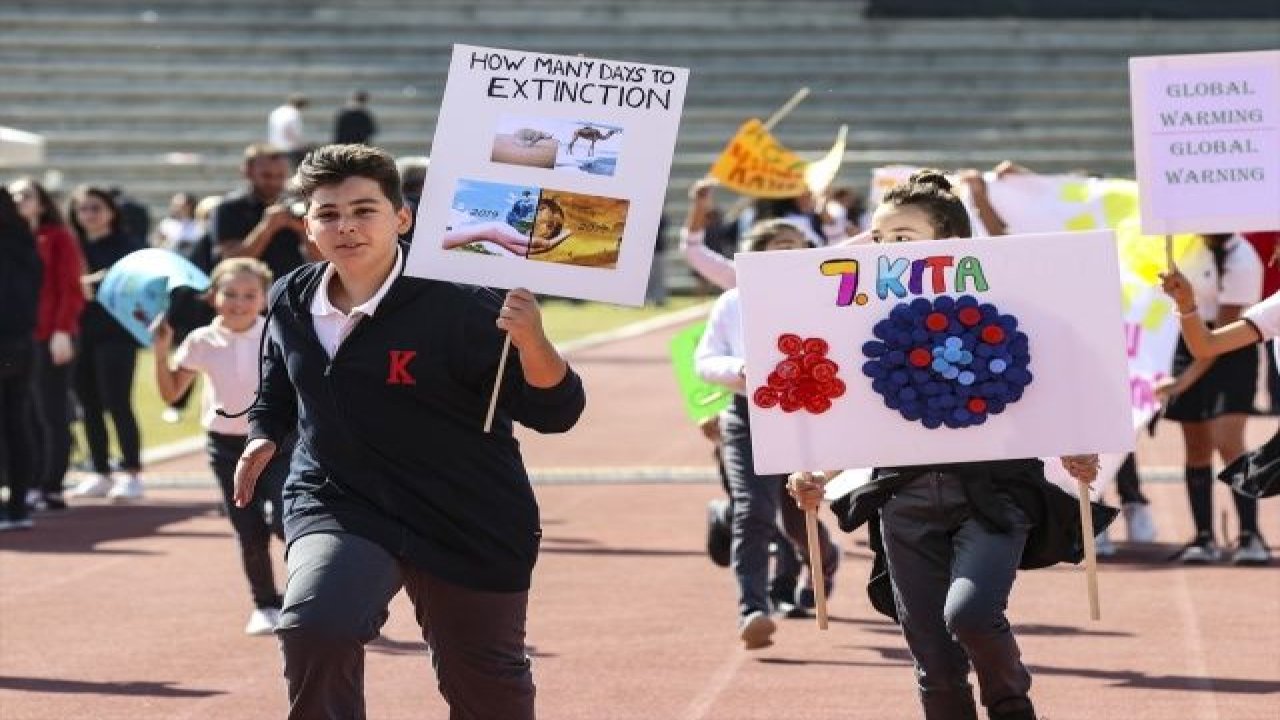 Ankara'da öğrencilerden "küresel iklim değişikliği" eylemi