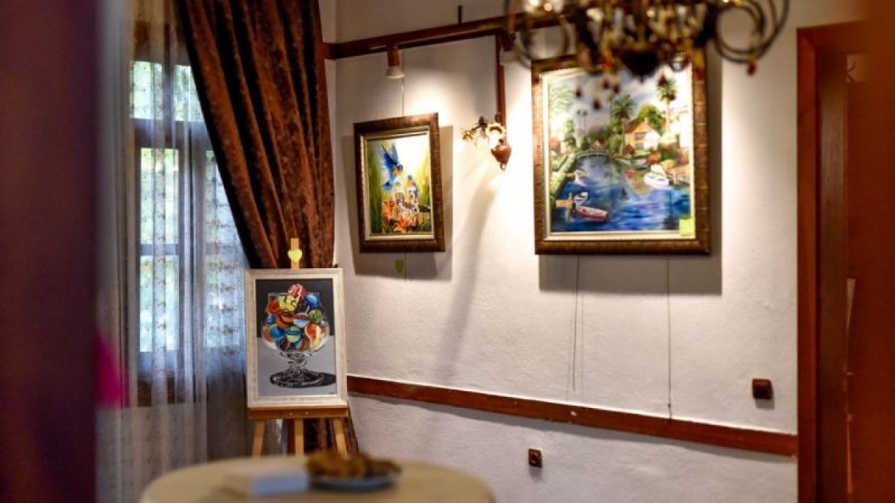 Şehit annesi resim sergisini Hamamönü Sanat Galerisi’nde açtı