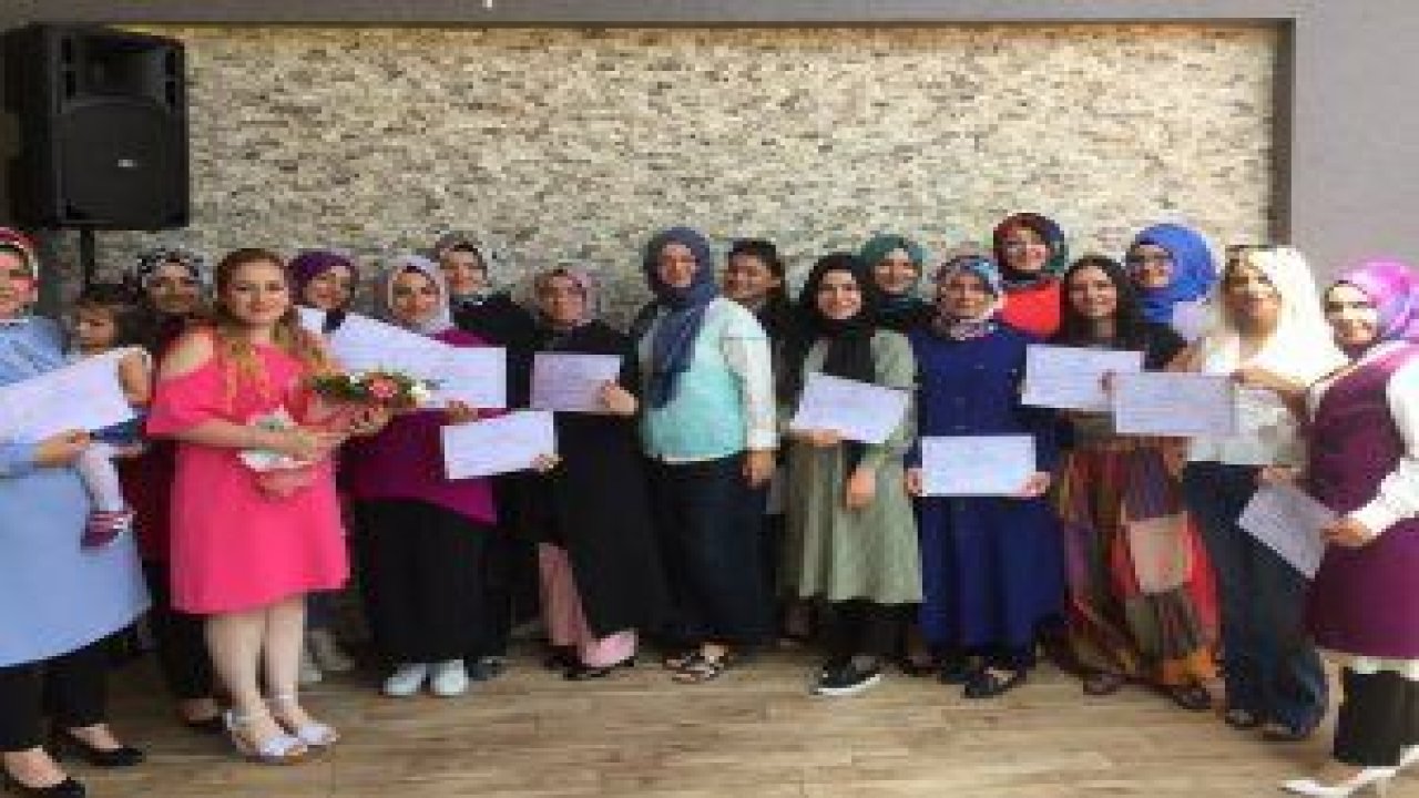 Hüma Sultan Hanım Evi üyeleri 108 saatlik Türkçe F klavye eğitimini tamamladı