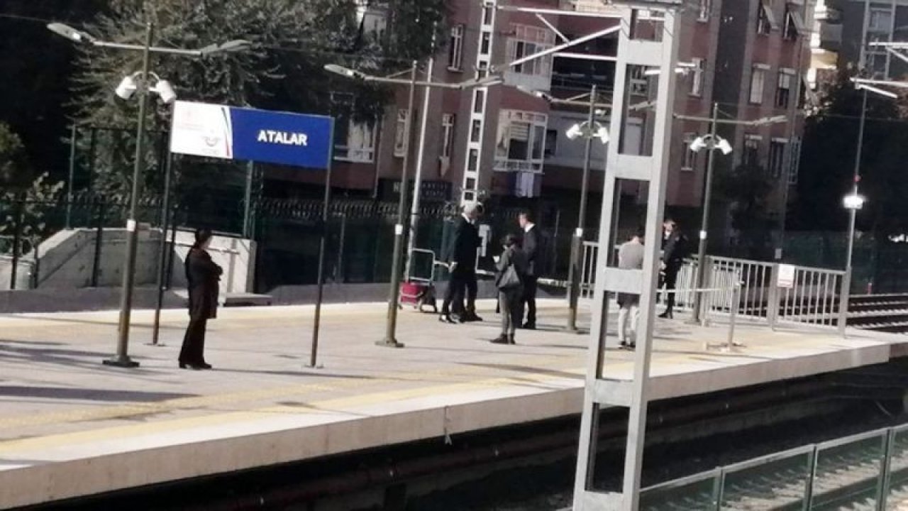 Marmaray’da tren ile platform arasına sıkıştı