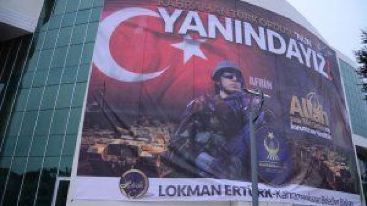 Kahramankazan'ın dört bir yanıTürk Ordusu’na destek veren pankartlarla donatıldı