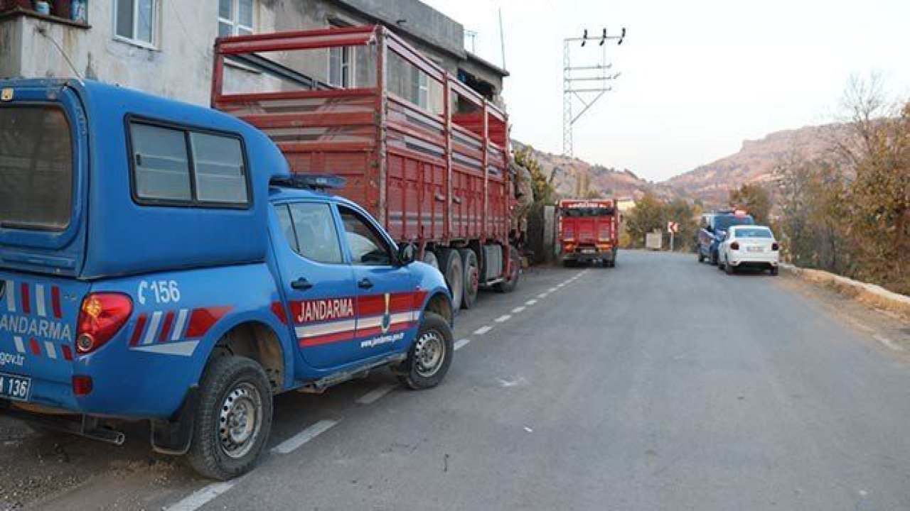 Sokak Kan Gölüne Döndü: 2 Kişi Öldü 1 Kişi Yaralandı