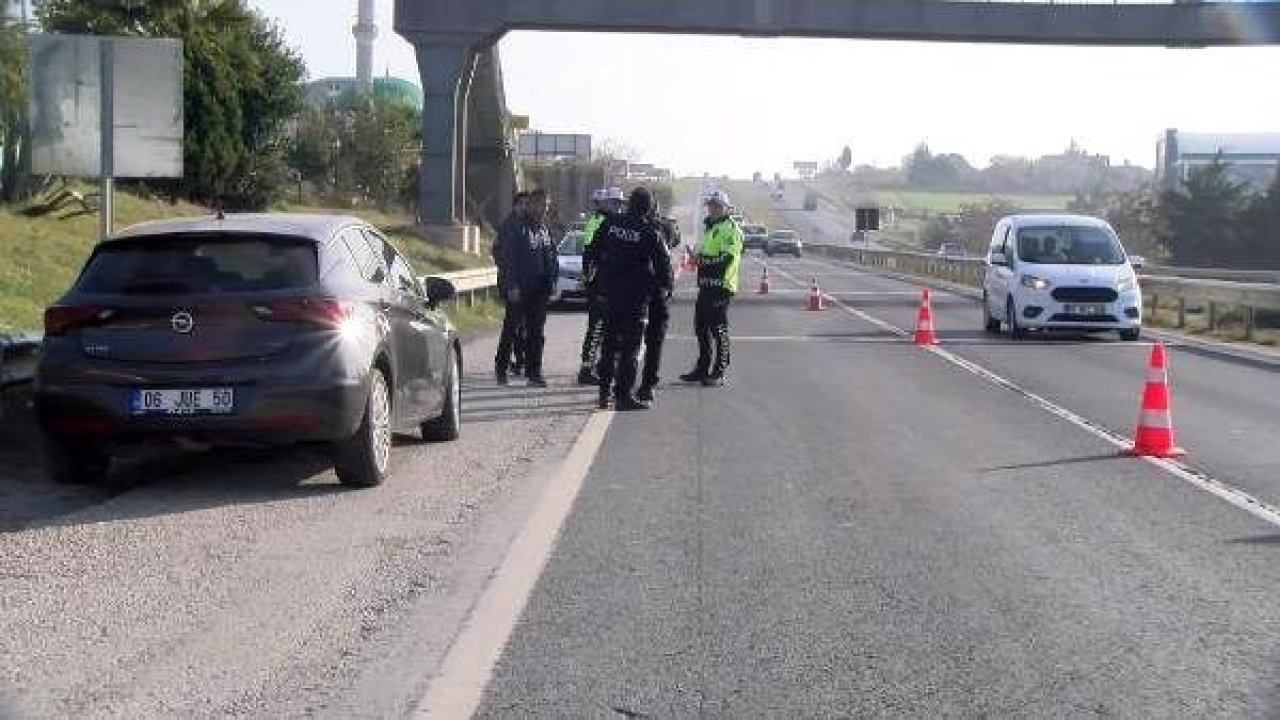 Silivri'de Kan Donduran İntihar: Halatın Bi Ucunu Boynuna, Diğer Ucunu Bariyere Bağlayıp Gaza Bastı!