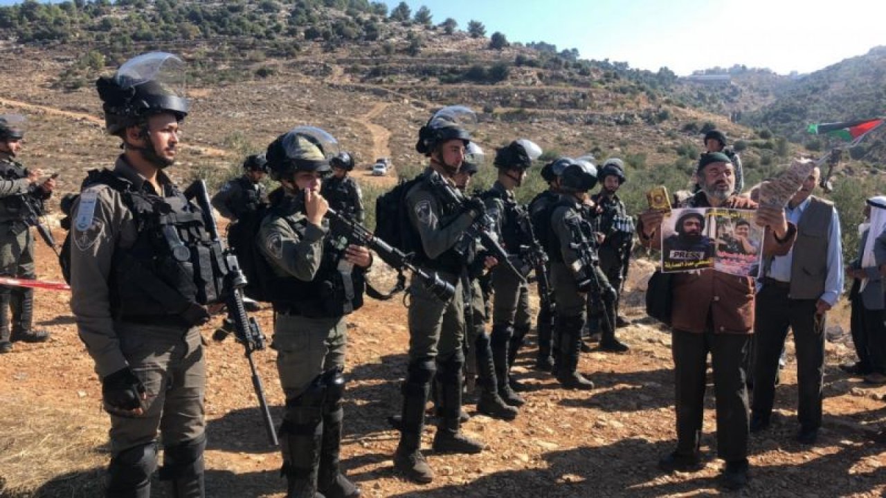 İsrail askerlerinden cuma namazı engeli
