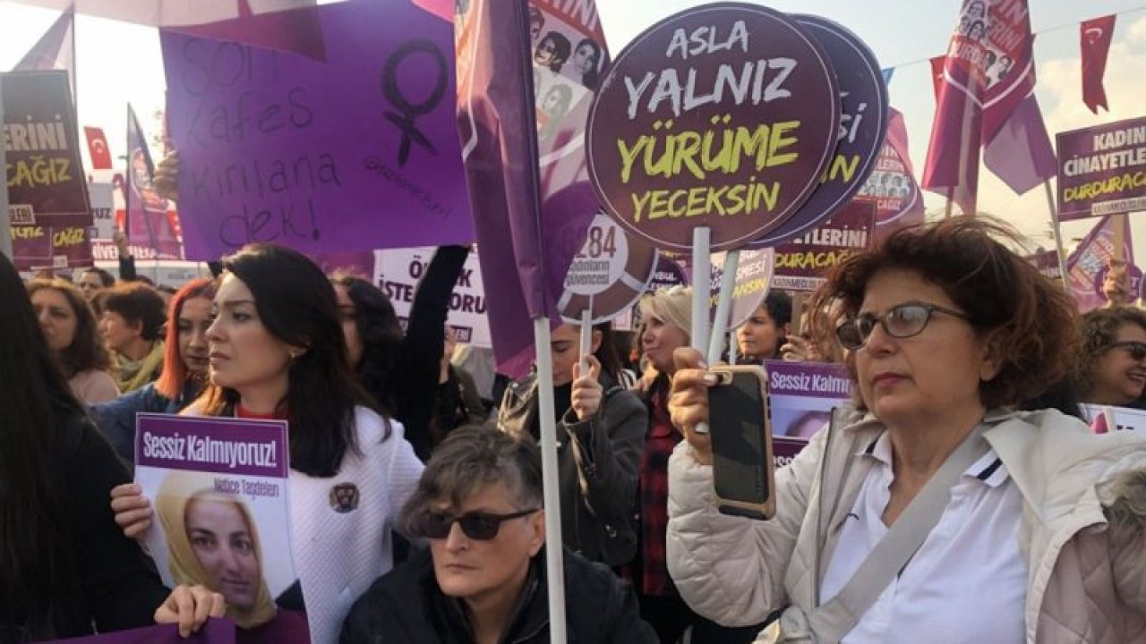 Kadıköy’de "Kadına Şiddete Hayır" eylemi