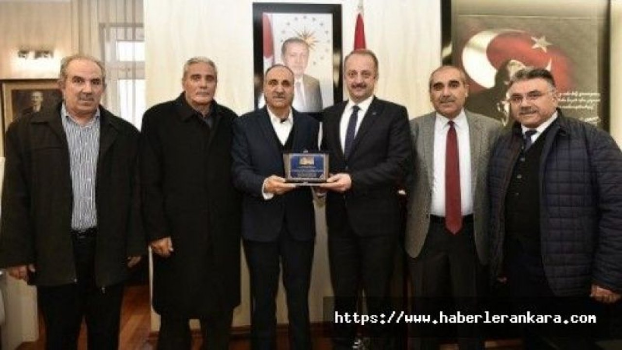 Kırşehir Çiçekdağı Konurkale Derneği Başkan Akgül’ü makamında ziyaret etti