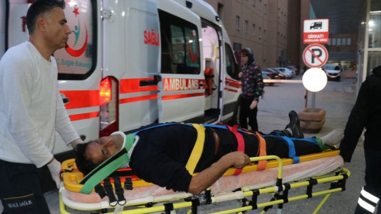 Erzincan'da yolcu otobüsü devrildi: 8 yaralı