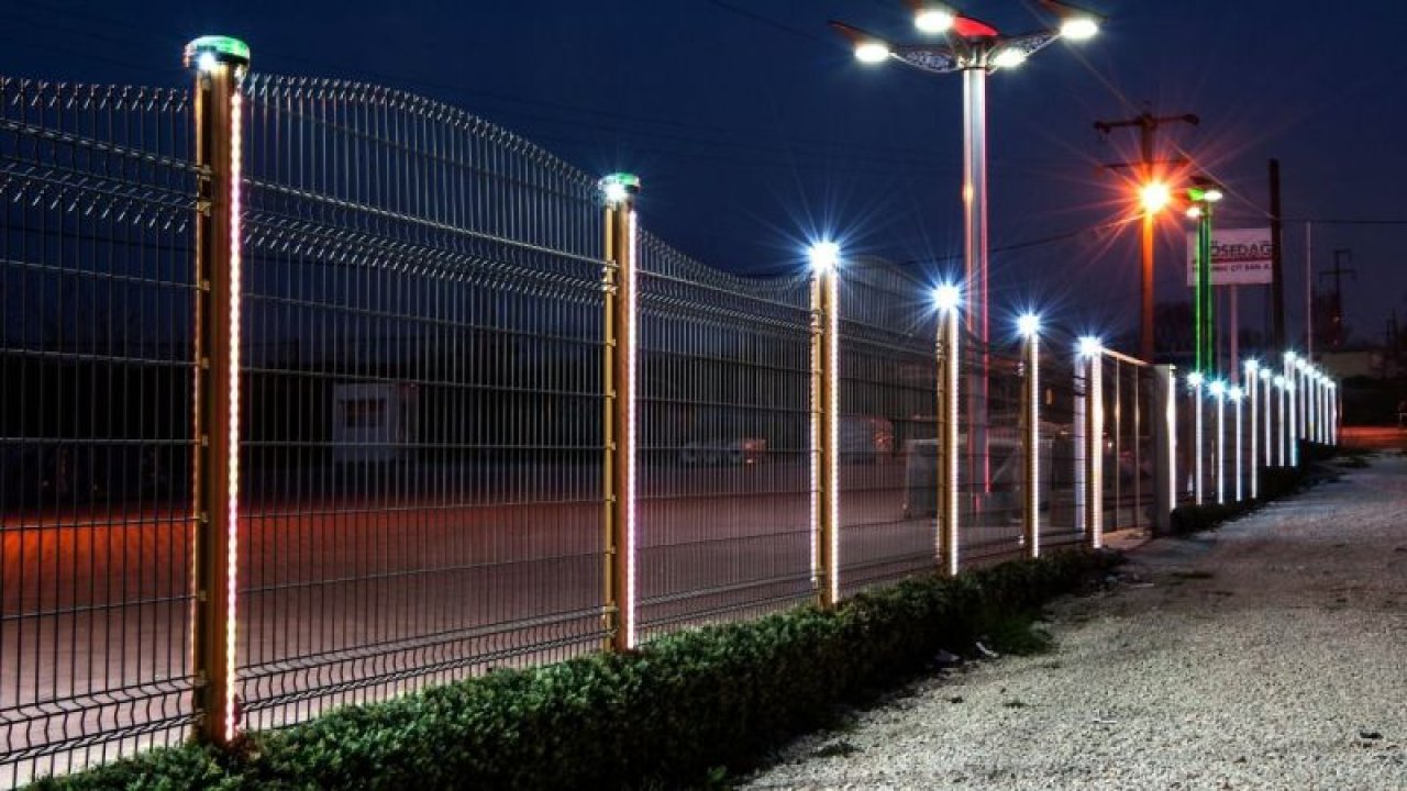 Dünyanın ilk ve tek güneş enerjili çit sistemine Türk imzası